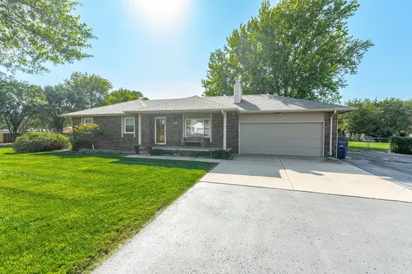 5529 N Charles St, Wichita, KS 67204