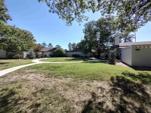 7203 E Huntington St, Wichita, KS 67206