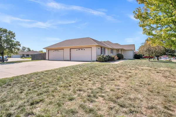 505 Stone Creek Dr., Newton, KS 67114