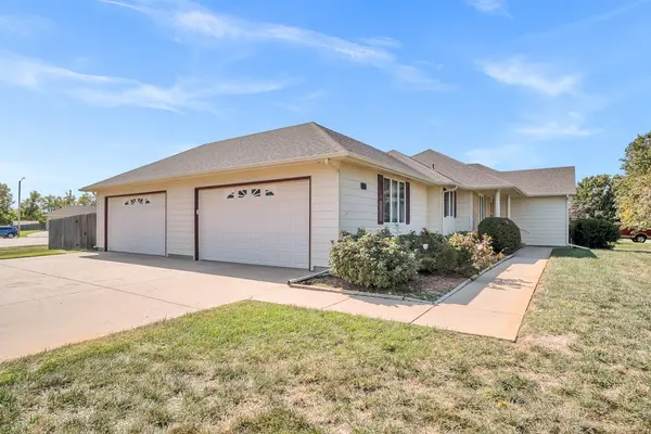 505 Stone Creek Dr., Newton, KS 67114