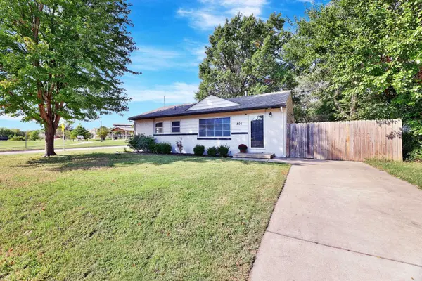 801 N WESTVIEW DR, Derby, KS 67037