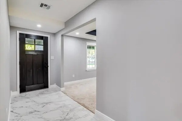 320 S Mamie Ln, Wichita, KS 67209