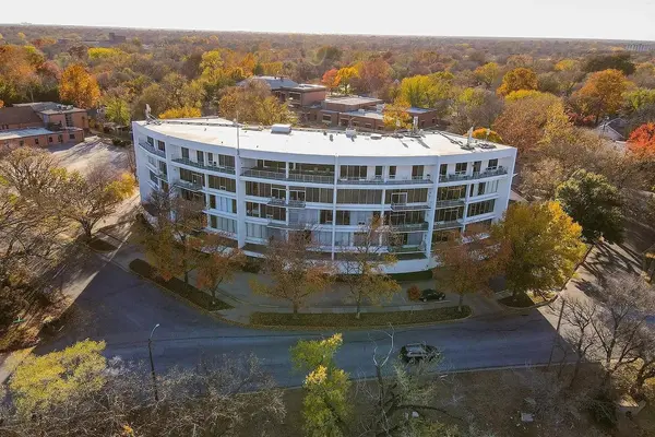 1401 W River Blvd, Wichita, KS 67203