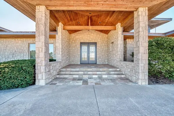10495 E Water Well Rd, Gypsum, KS 67448