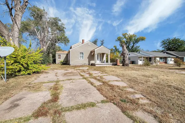 204 Kansas Ave, Hutchinson, KS 67502