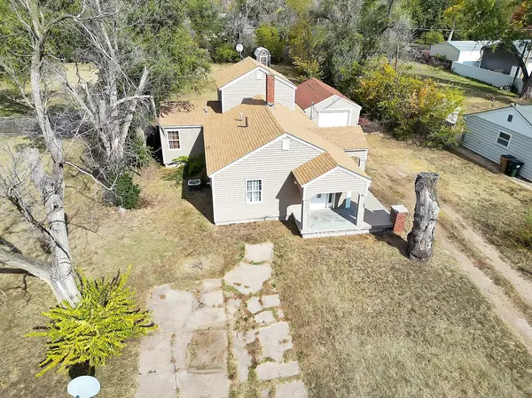 204 Kansas Ave, Hutchinson, KS 67502