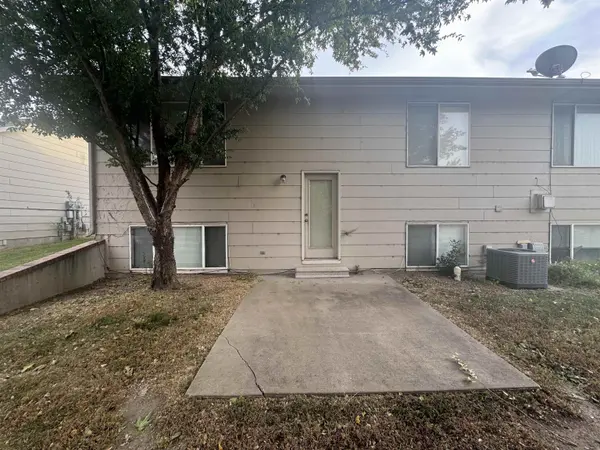 7610-7612 W Cornelison Cir, Wichita, KS 67212