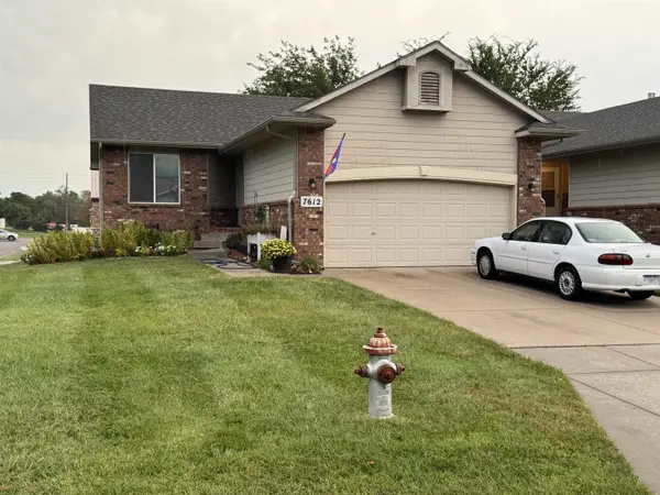7610-7612 W Cornelison Cir, Wichita, KS 67212
