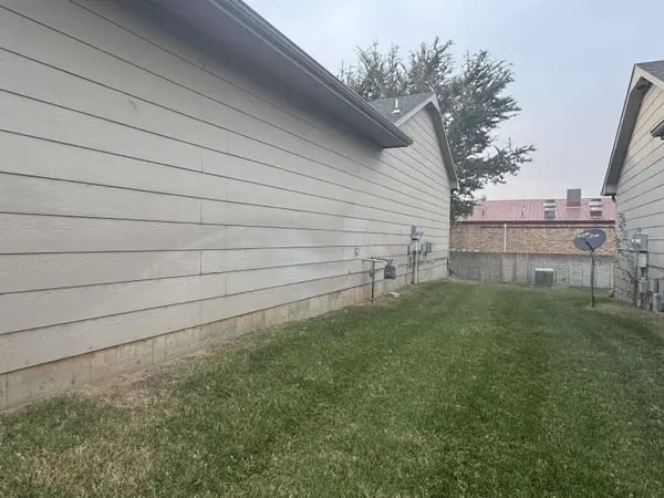 7610-7612 W Cornelison Cir, Wichita, KS 67212
