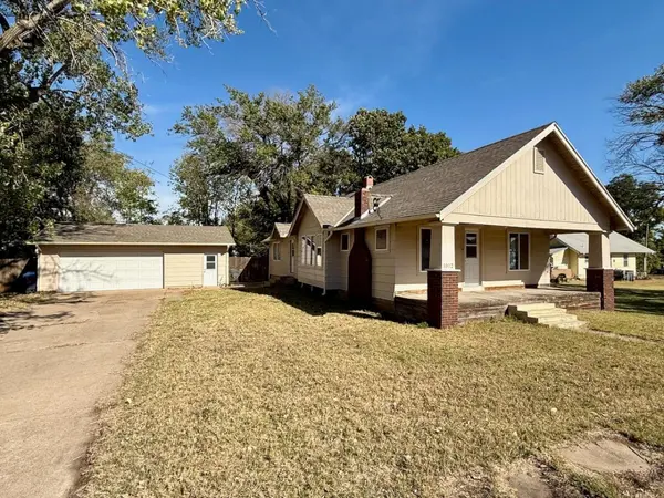 1012 W Towanda Ave, El Dorado, KS 67042