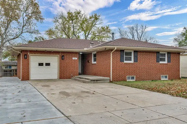 8314 E Bayley St, Wichita, KS 67207