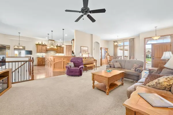 2407 N Sawgrass Ct, Derby, KS 67037