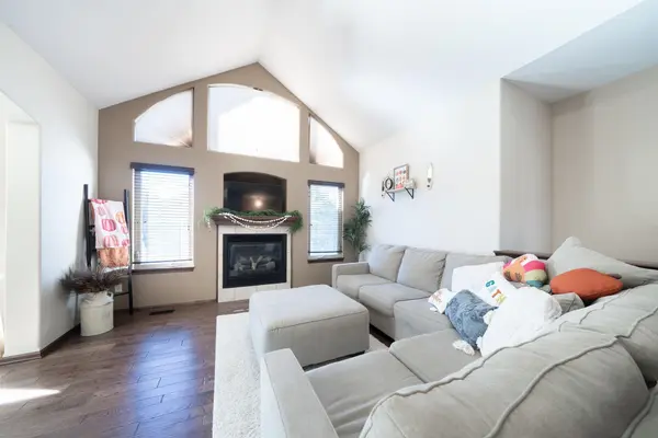 1017 Mccaskey Dr, Rose Hill, KS 67133