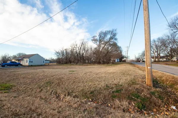 00000 S Douglass, Wellington, KS 67152