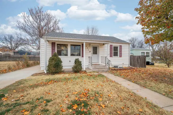 1512 Pershing St,  Salina,  KS 67401