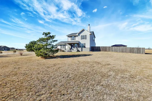 8615 Amber Ridge, Viola, KS 67149