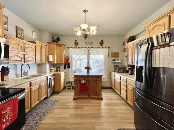 9201 S Bone Springs Rd, Abbyville, KS 67510