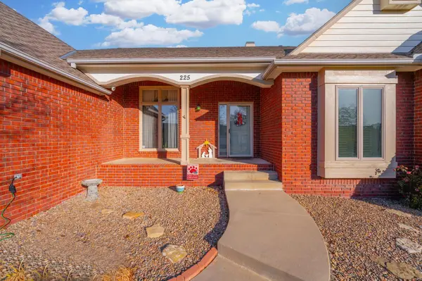 225 S Breezy Pointe Ct, Wichita, KS 67235