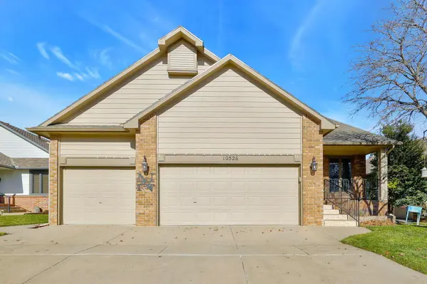10526 W Foxchase St, Wichita, KS 67212