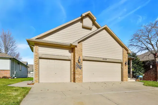 10526 W Foxchase St, Wichita, KS 67212