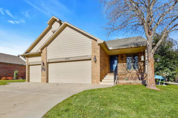 10526 W Foxchase St, Wichita, KS 67212