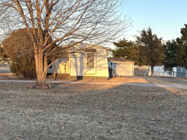 1102 Dickinson St,  Kiowa,  KS 67070