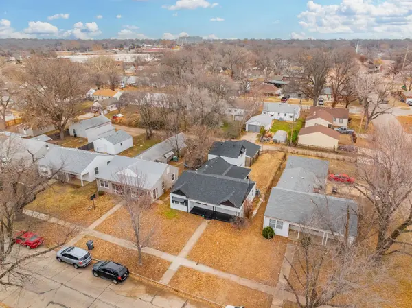 1752 S Estelle St, Wichita, KS 67211