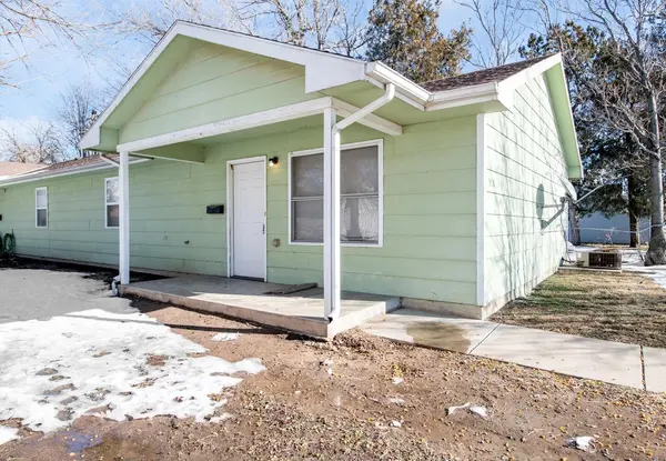 1928 W Walker St, Wichita, KS 67213