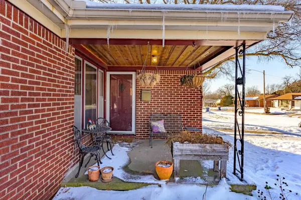 3713 E Meadowlane, Wichita, KS 67218