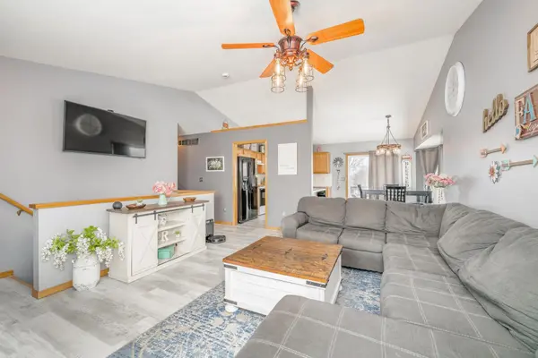 836 S Longbranch Cir, Maize, KS 67101