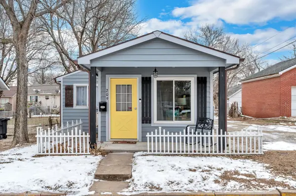 209 E Summit Ave,  Augusta,  KS 67010