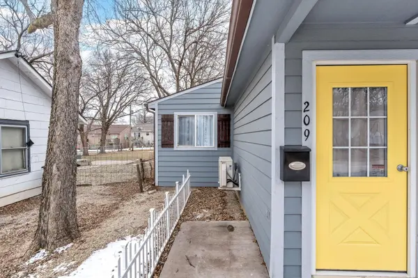 209 E Summit Ave, Augusta, KS 67010