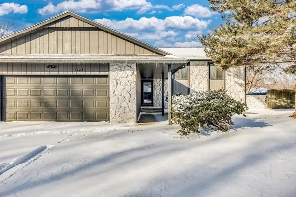 1423 N Stoney Point St, Wichita, KS 67212