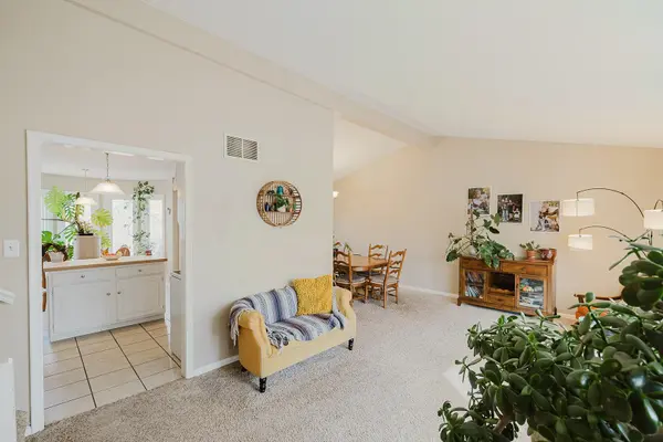 3269 N Hood Ct, Wichita, KS 67204