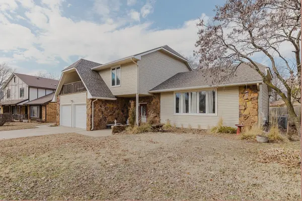 3269 N Hood Ct, Wichita, KS 67204