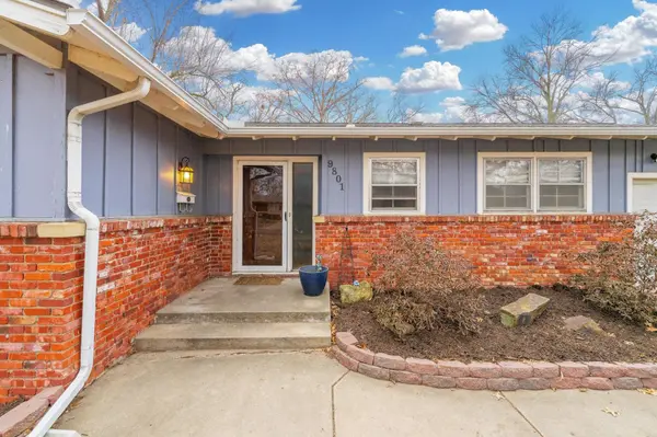 9801 W Kenny Ln, Wichita, KS 67212