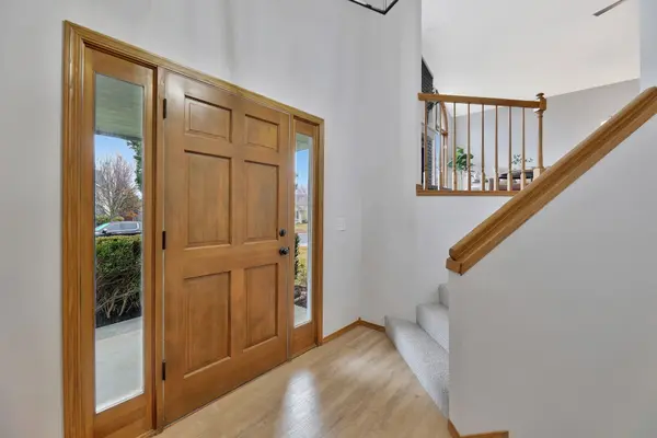 1217 S Stoneybrook Cir, Wichita, KS 67207