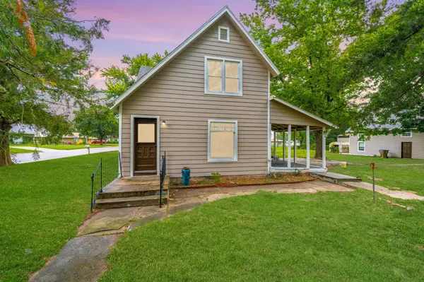 804 N Lincoln, Belle Plaine, KS 67013