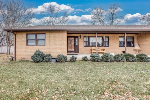 403 E Avenue B Mount Hope, KS 67108