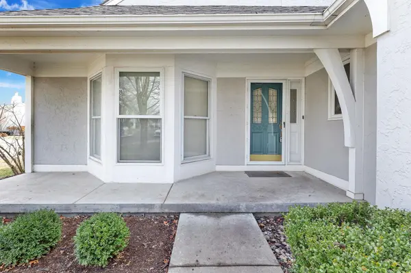 9105 E Peppertree Cir, Wichita, KS 67226