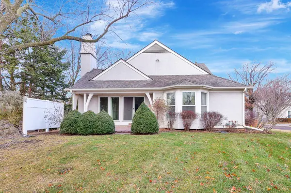 9105 E Peppertree Cir, Wichita, KS 67226
