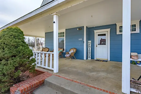 303 N Greenwood St., Eureka, KS 67045