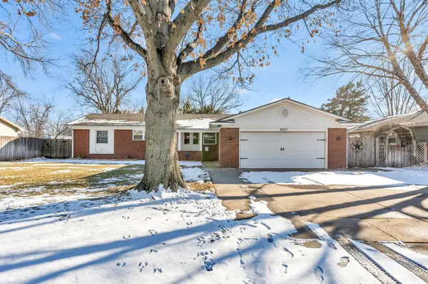 8927 W Warren St, Wichita, KS 67212