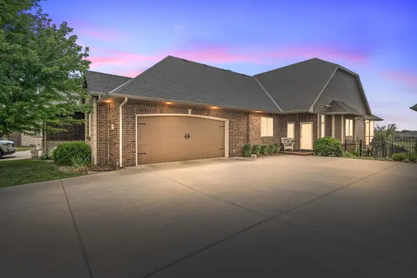 715 N Prairie Dunes St, Wichita, KS 67230
