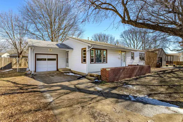2326 S Green St, Wichita, KS 67211