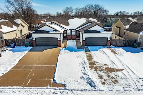 1016 Cedar Point Cir, Rose Hill, KS 67133