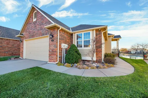 2289 N Lakeway Ct, Wichita, KS 67205