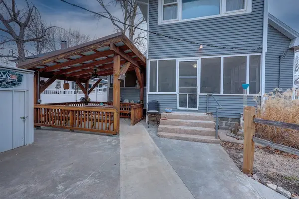 619 E 10th Ave, Winfield, KS 67156