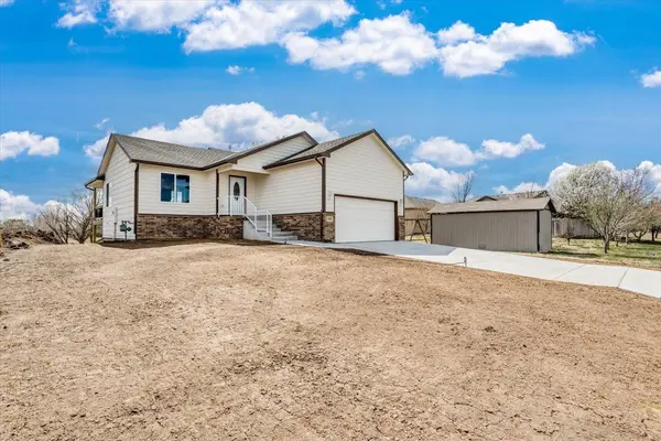 1101 E Appleton St, Valley Center, KS 67147