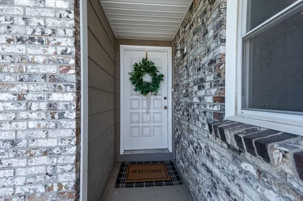 1305 N Main St, Rose Hill, KS 67133